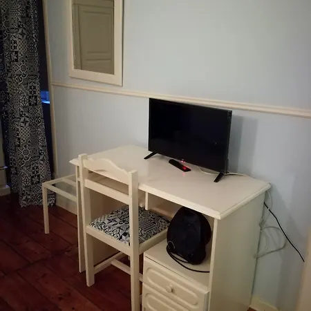 بيت ضيافة Residencial Marisela 2*