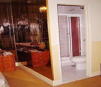 Residencial Marisela Guest house